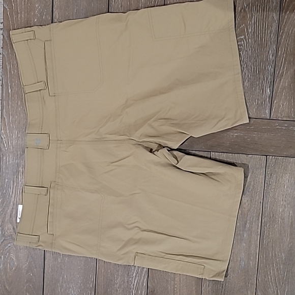 NWT Wrangler Big Men's Outdoor Performance Utility Short, Elmwood, Size 46 - Picture 2 of 12